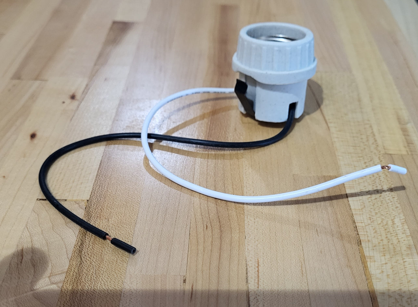 Medium base, U-Clip Snap-In Porcelain Keyless Fixture Socket with 8.5" Wire Leads (48107i)