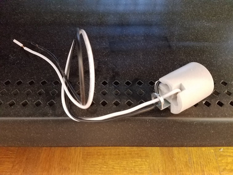 Medium Base Porcelain Socket With Hickey and 18" Lead Wires